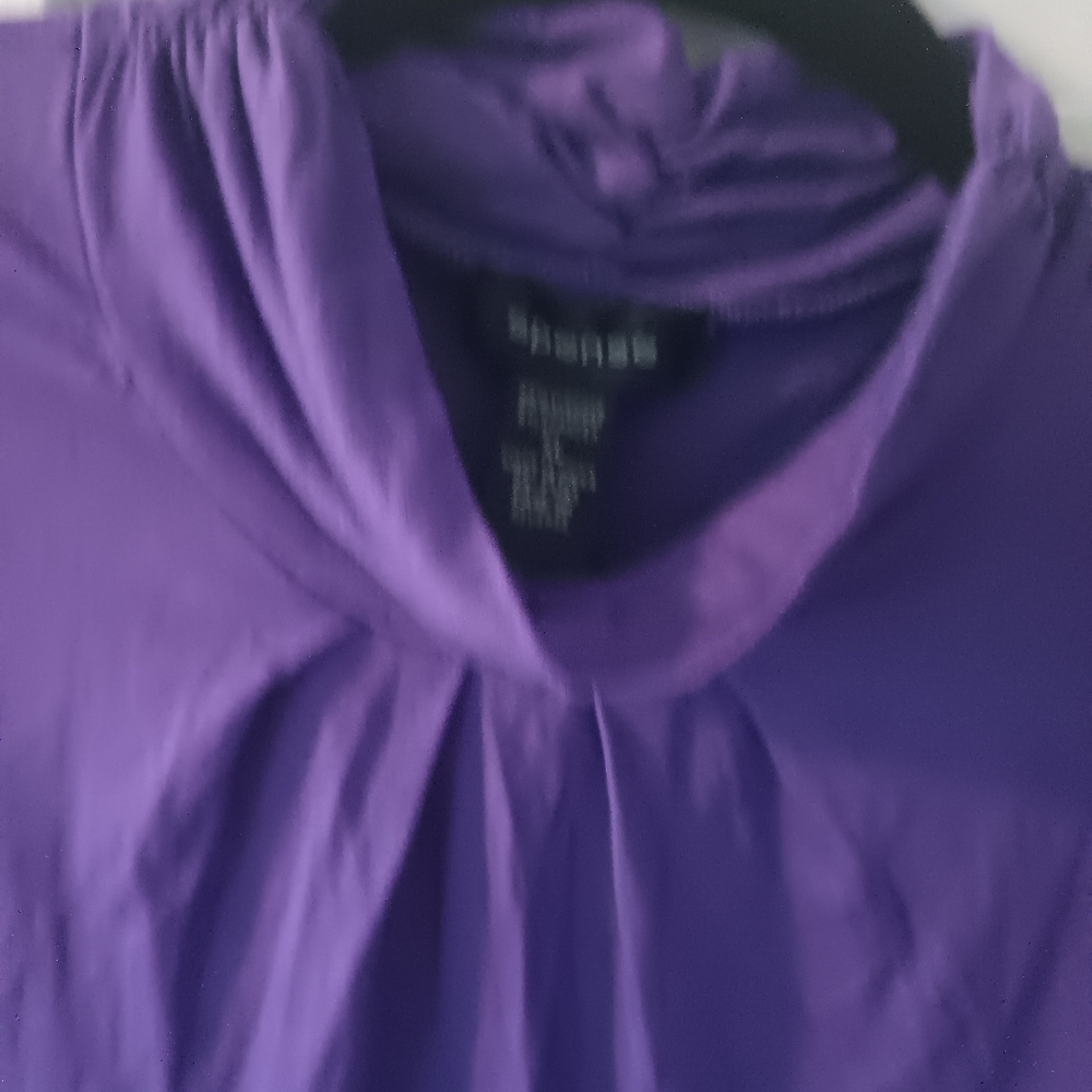 Women's Tops - Picture 2 of 6